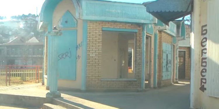 “Водовод“ ќе ги чисти дуќаните на мостот кај Пазарот, Општината размислува за негова дислокација