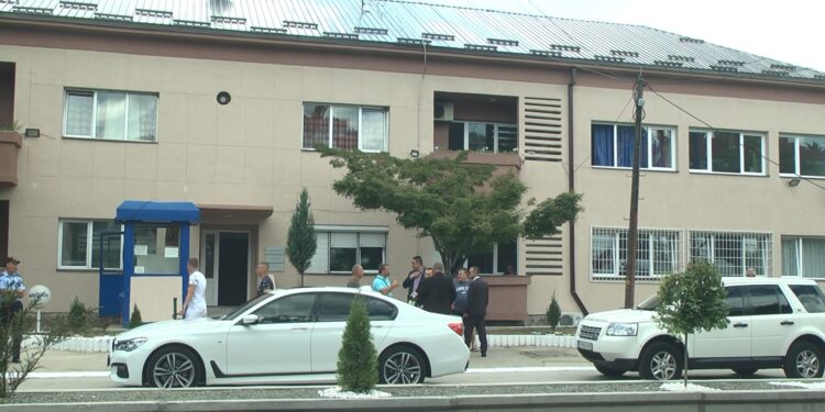 Семејно убиство и самоубиство во Кочани