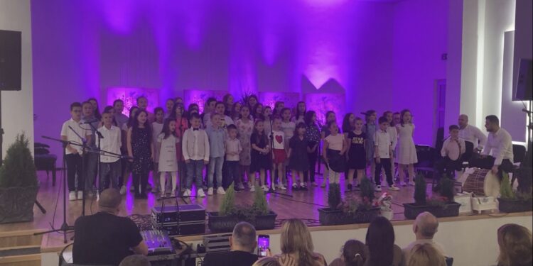 ОМУ „Ристо Јуруков“ го одбележа патрониот празник, Никола Илиев прогласен за првенец на генерацијата