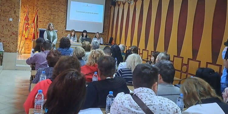 Во Кочани се спроведе обука „Социјална грижа во домот“ за нега на стари лица