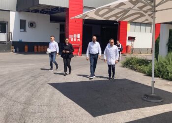 Вицепремиерот Битиќи во работна посета на компанијата „Макпрогрес“ од Виница