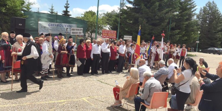 На Пониква се одржа 16. Меѓународен влашки етнофестивал „За Петровден сите на планина“