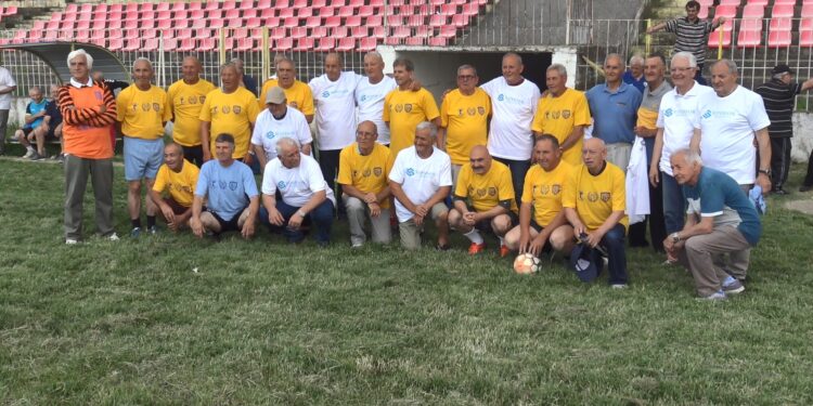 Спортско дружење на фудбалските ветерани во спомен на 50-годишнината од трагичната смрт на фудбалерот Никола Мантов