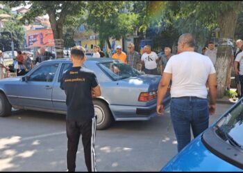 Повредена жена по удар од патничко моторно возило кај плоштадот во Кочани