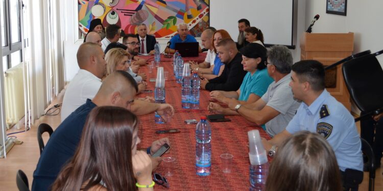 На свечена седница по повод Павловден, во Виница доделени признанија на најдобрите ученици, вработени во општинските служби и поединци