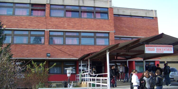 Во двете средни училишта во Кочани запишани над 250 ученици, в понеделник трето пријавување