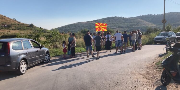 Граѓаните повторно на протест против загадувањето од градската депонија, нема да се откажат додека не се реши проблемот