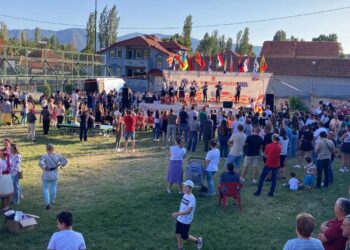 38. Меѓународен фолклорен фестивал „Истибањско здравоживо“, завршниот концерт в среда на плоштадот во Виница