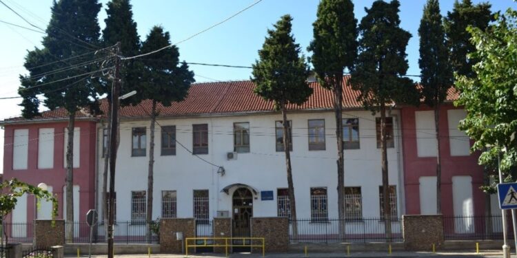 Забрана за користење мобилни телефони за време на наставата во ОУ „Славчо Стојменски“ во Виница