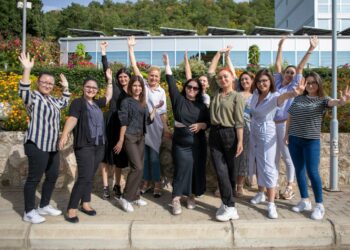 Повик за младите жени и девојки да учествуваат во едукативна програма за јакнење на лидерските способности