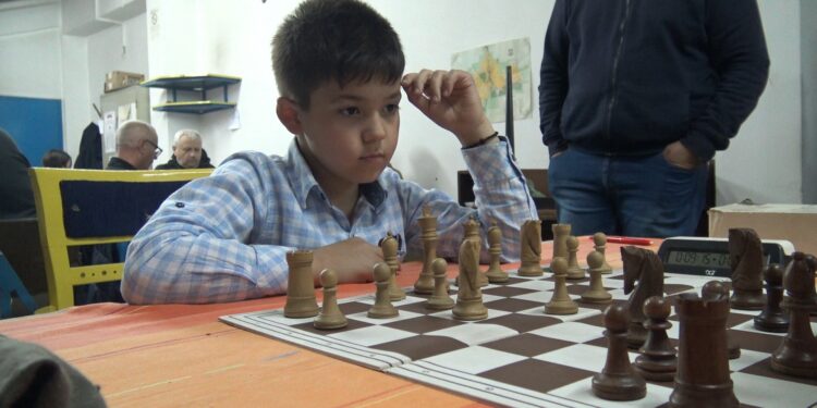 Четвртоодделенецот Матеј Диванисов стана државен првак во шах за ученици до 5 одделение