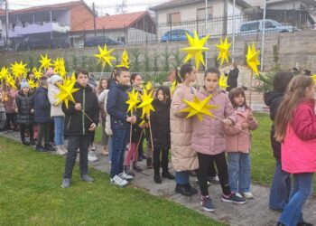 Над 200 дечиња учествуваа во Бадниковата поворка во Кочани