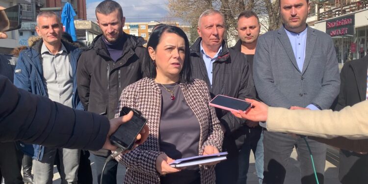 Дополнителната заменик министерка Елена Петрова  беше во посета на Кочани и Виница