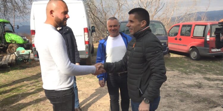 Министерот за земјоделство Николовски посети корисници на државна поддршка за мали семејни бизниси во Виничко