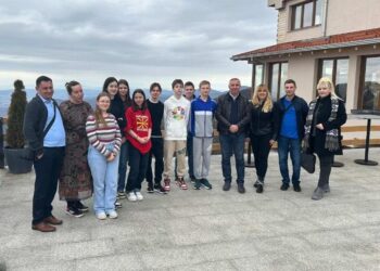 Најдобрите ученици од збратимениот хрватски град Крижевци на зимување на Пониква