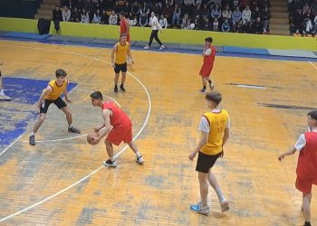 На хуманитарен кошаркарски натпревар учениците од СОУ „Гошо Викентиев“ ги победија своите врсници од СОУ „Љупчо Сантов“