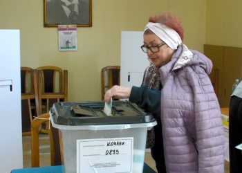 Излезноста до 11 часот на избирачките места во Кочанско е околу 13 отсто