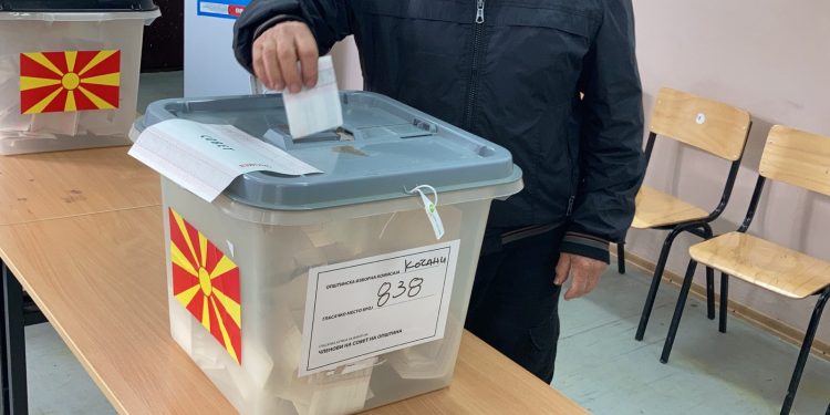 Во првиот круг за Силјановска Давкова 15.200, а за Пендаровски 6.644 гласа во четирите општини од микрорегионот