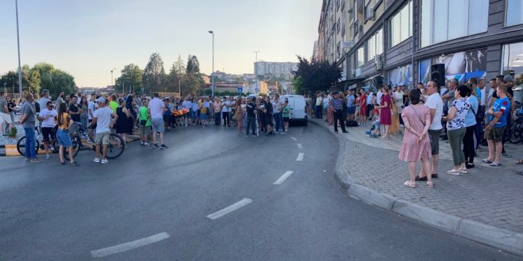 Граѓаните на протест најавија петиција за дислоцирање на комуналната депонија