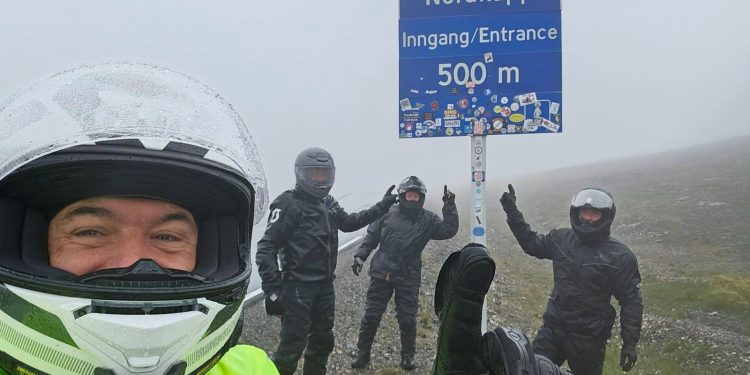 Членови на мото клубот „Желки“ од Кочани возеа рели до најсеверната точка на Европа