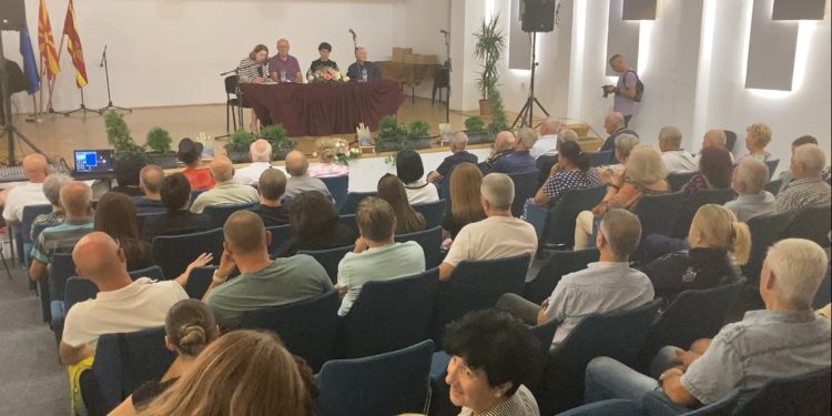 Половина век по трагичната смрт на младиот фудбалер промовирана книгата „Мантов мечтаеше за фудбалот“