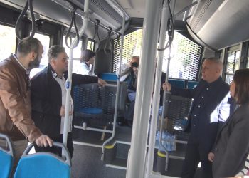 Општина Кочани ги повози новинарите во еколошки автобус на батерии, за купување за јавниот превоз ќе бара начин да обезбеди пари