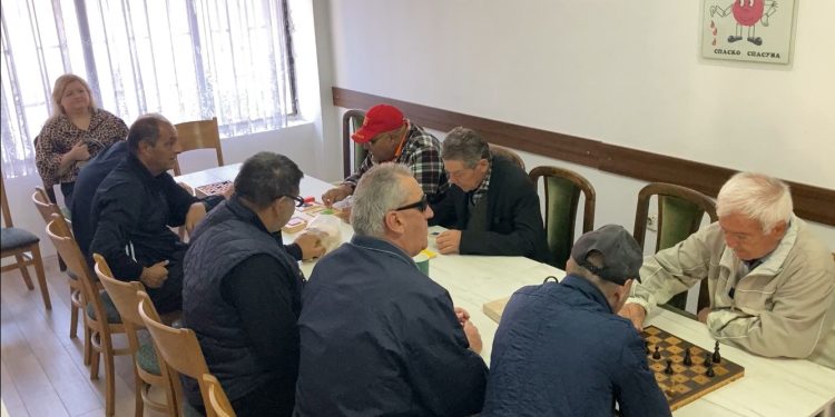 Здружението на слепи и слабовидни од Кочани го одбележува 15 октомври – Денот на белиот стап