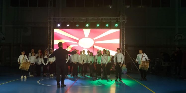 ОУ „Крсте Мисирков“ – Оризари одбележа 150 години од раѓањето на патронот