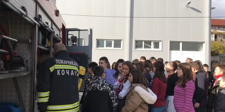 Показна вежба за спасување при пожар во ОУ „Крсте П. Мисирков“- Оризари