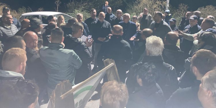 Блокадата кон депонијата продолжува – во наредните два дена возилата на „Водовод“ ќе можат да го депонираат отпадот од Кочани