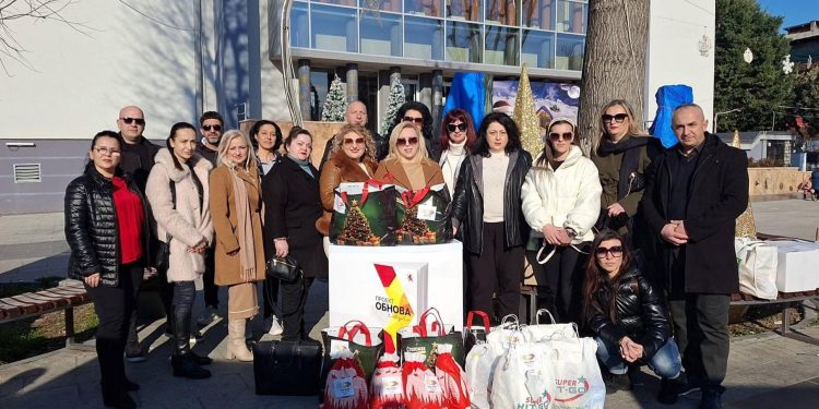 Хуманитарна донаторска акција со прехранбени артикли организираше ОК ВМРО-ДПМНЕ – Кочани