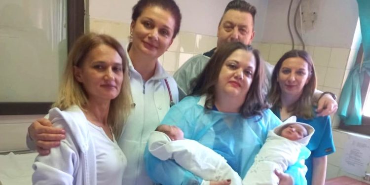 Машко е првото новороденче во 2025 година во Општата болница во Кочани