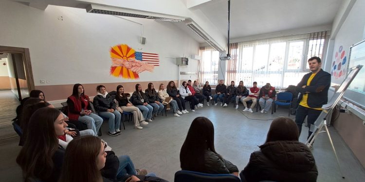 Црвен крст – Кочани ја спроведе првата обука од проектот Промоција на хумани вредности