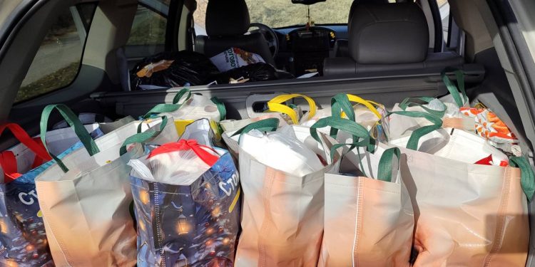 Планинарите од Кочани однесоа хуманитарна помош за стари лица во планинските села на Осоговијата