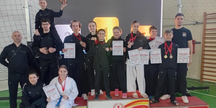 10 медали за карате клубот „Кочани“ на турнирот Фунакоши Гичин во Скопје