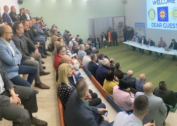 Јавна дебата за приближувањето на државата кон ЕУ организираа Ротари клубот Кочани-Виница и Паневропската унија на Македонија