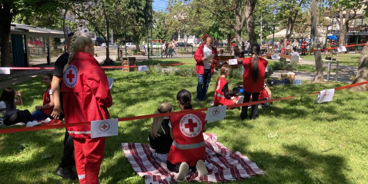 Екипата на СОУ „Љупчо Сантов“ ќе го претставува Црвен крст – Кочани на Регионалниот натпревар по прва помош во Гевгелија