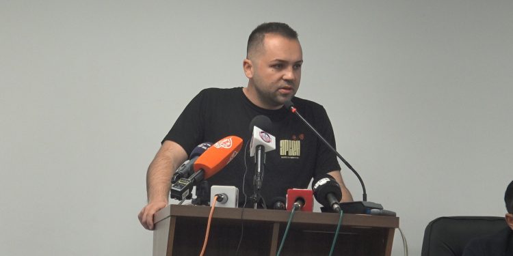 Советникот Венко Крстевски со 9 гласа „за“ избран за в.д. градоначалник на Кочани пред противкандидатот Гоце Марков за кого гласаа 8 советници