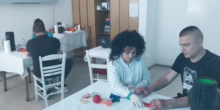 Општата болница – Кочани се соочува со недостиг од персонал, лекари специјалисти од Скопје ја почнаа евалуацијата на повредените во „Пулс“