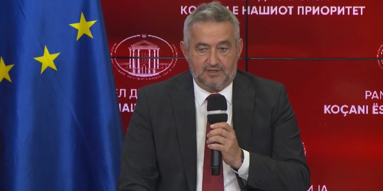 Клековски: На лекување во странство и во домашните болници има уште 12 пациенти од пожарот во Кочани, еден е во тешка состојба