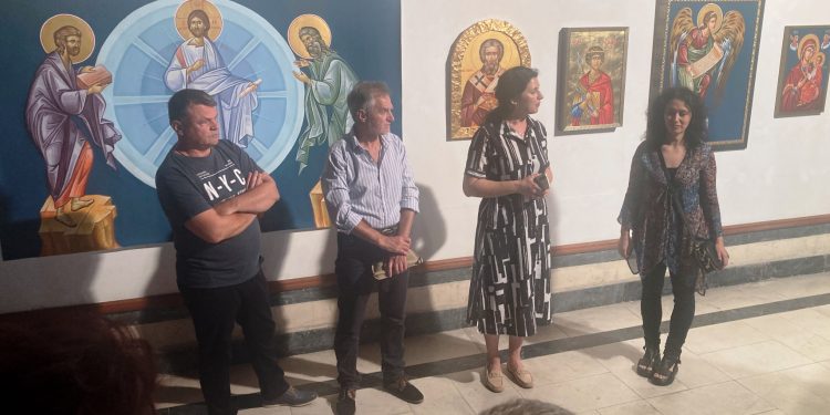 Дваесетина икони се претставени на изложбата „Иконописот во Кочани“ во ЦК „Бели мугри“