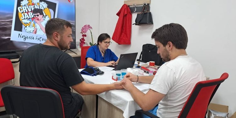 26 крводарители учествуваа во јулската акција за дарување крв на Црвен крст – Кочани