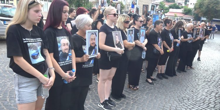 Во молк помина протестниот „Марш за ангелите“ во Кочани, родителите очекуваат одговор на барањата до институциите