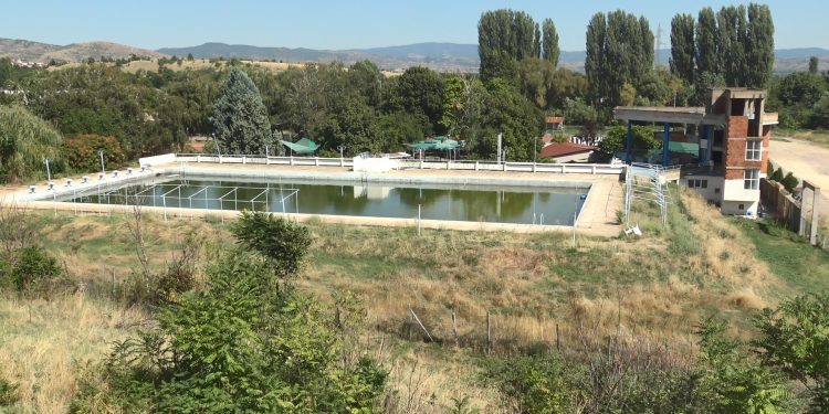 Пред да истече 10-годишниот договор со „Водовод“ за стопанисување со градскиот базен, Општината потпишала договор за јавно-приватно партнерство во траење од 30 години