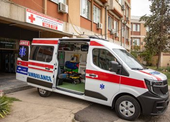 Ново амбулантно возило доби Општата болница во Кочани, го донираше ТАВ Македонија