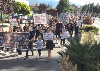 22. „Mарш за ангелите“ во Koчани: Не се откажуваме од барањето правда за нашите деца, бараме оставка од министерот за внатрешни работи