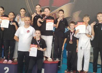 Младите каратисти од КК Кочани освоија 14 медали на  меѓународен турнир во Тетово