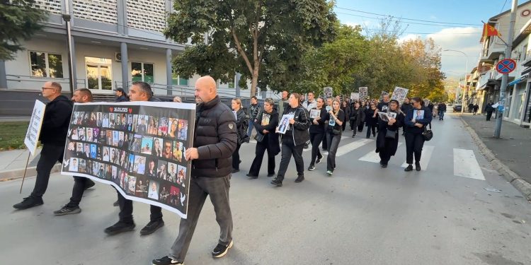 26. „Марш за ангелите“: Не дозволувајте родителите сами да ја бараат пресудата, од 12 октомври почнува секојдневна едночасовна блокада на кружниот тек кај двојниот мост