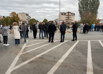 Трет ден блокада на кружниот тек кај двојниот мост: Денеска нема да зборуваме за нашите деца, тука сме да оддадеме почит на Владимир Блажев – Панчо – 63-та жртва во Пулс“