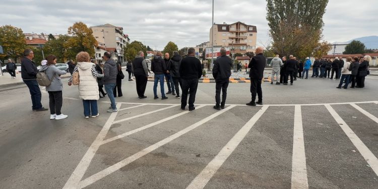 Трет ден блокада на кружниот тек кај двојниот мост: Денеска нема да зборуваме за нашите деца, тука сме да оддадеме почит на Владимир Блажев – Панчо – 63-та жртва во Пулс“